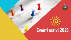 calendario con puntine colorate su alcune date, scritta eventi estivi 2025, sole, logo comune di gavorrano